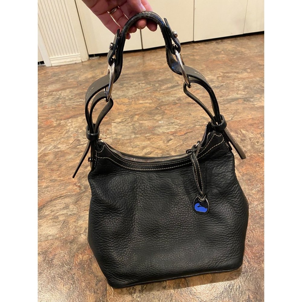 Black leather Dooney & Bourke shoulder bag purse